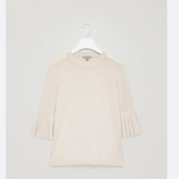 NWT COS
 
Knitted Top With Pleated Sleeves - Picture 3 of 9